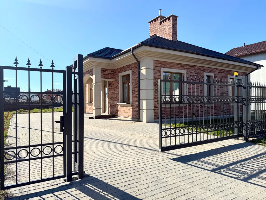 Уютный дом у моря