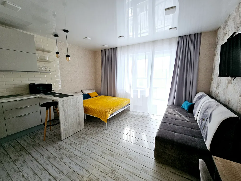Квартира Студия с лоджией и панорамными окнами — аренда посуточно в Тюмень