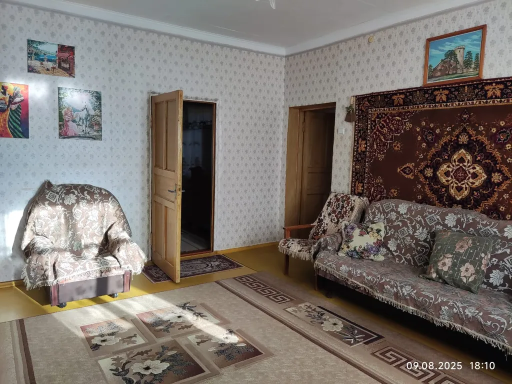 Большой дом у моря