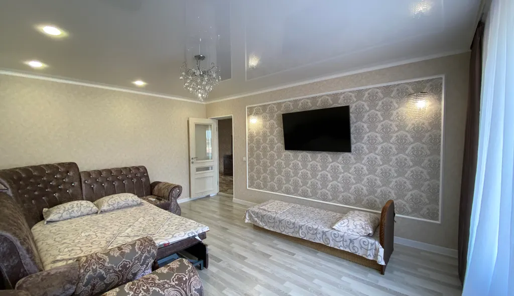 Коттедж Часть дома со своей кухней и отдельным входом под ключ — Судак