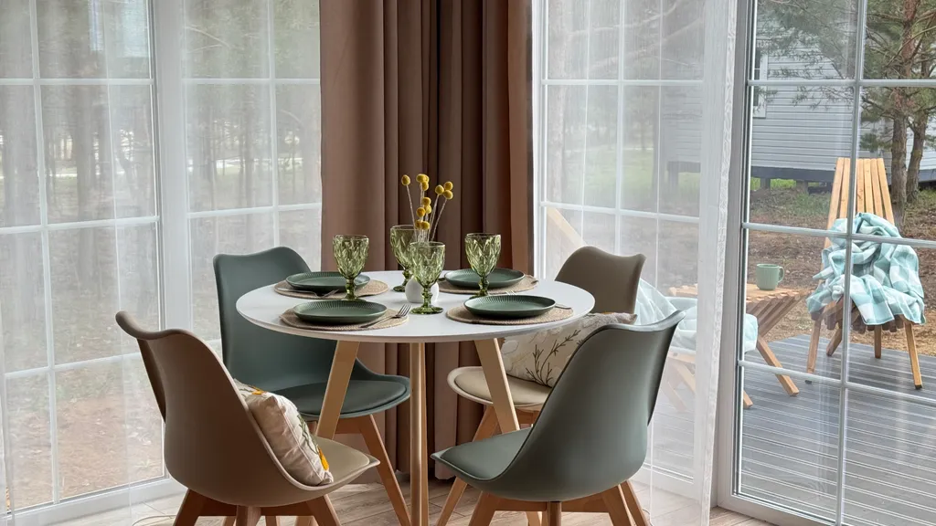 Дома из клееного бруса в хвойном лесу у Камского Моря и Семрука