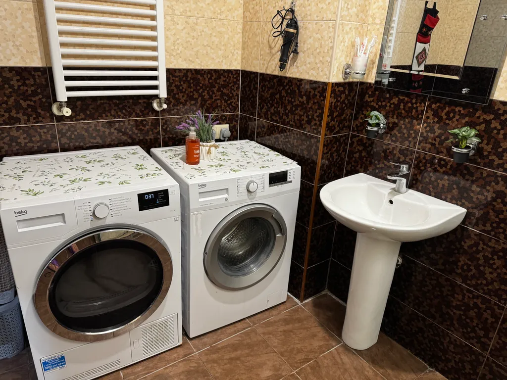 Трёхкомнатные апартаменты в Старом городе с видом на весь Тбилиси