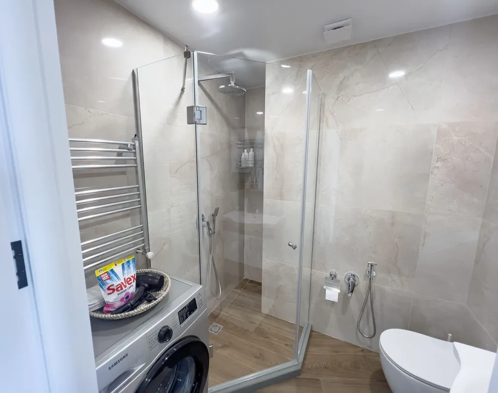 Уютная студия с видом на море, стадион и аллею Героев