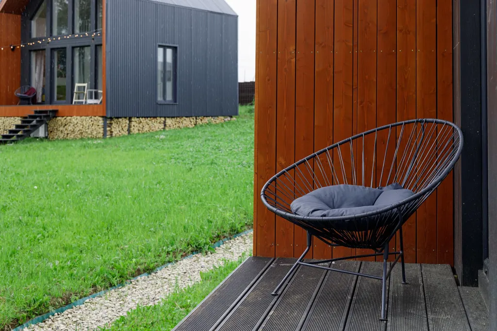 Яркий коттедж с панорамным видом на лес рядом с баней