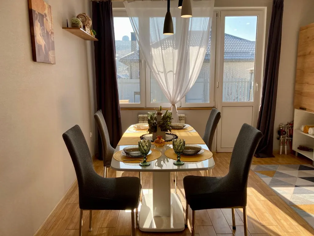 Дом с видом на море и горы