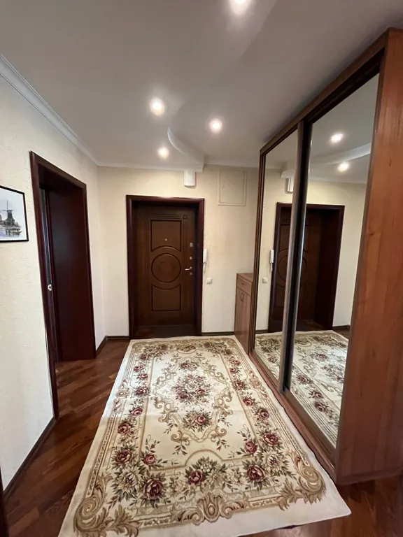 Большая уютная трехкомнатная квартира в тихом месте