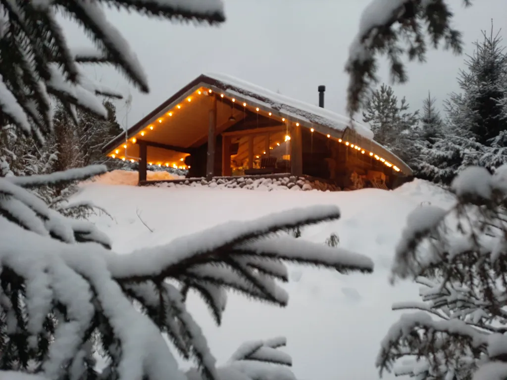 Домик с видом на озеро