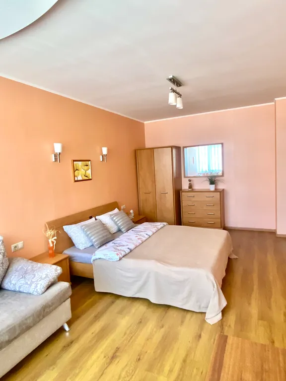 Квартира у центральной площади рядом с набережной