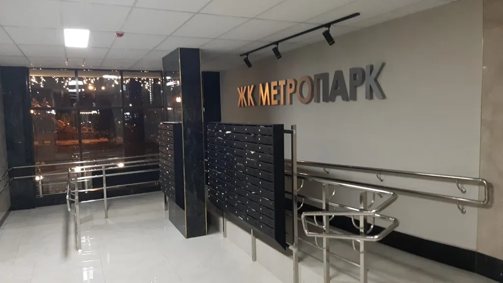 Евро 2-комнатная квартира, новостройка Метропарк в центре