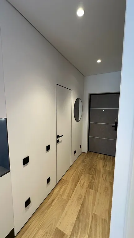 Современная студия с новым ремонтом