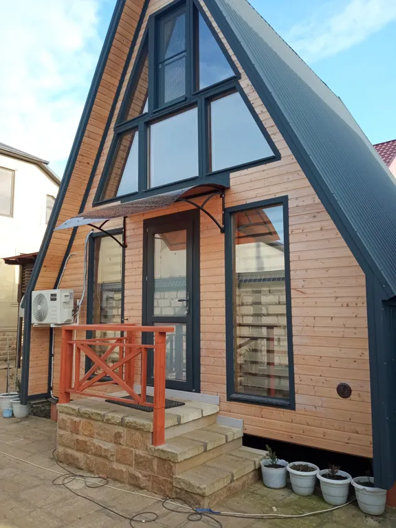 Домик на побережье Каспия