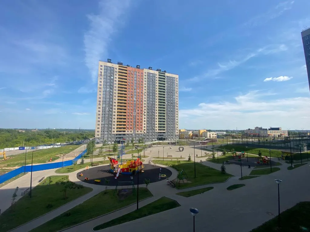 Студия с красивым видом из окна