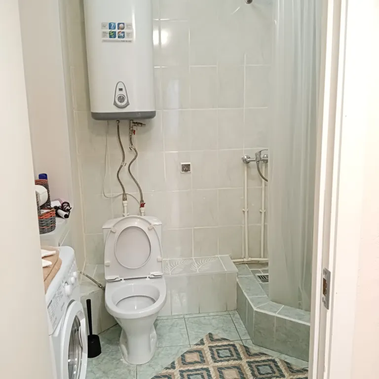 Квартира в центре города с видом на Покровскую башню и реку Великую