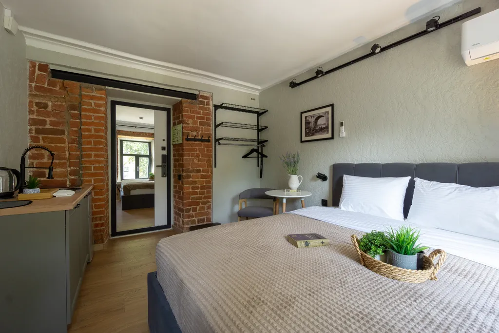 Номер с итальянским окном в бутик апарт-отеле Дом с гаргульями