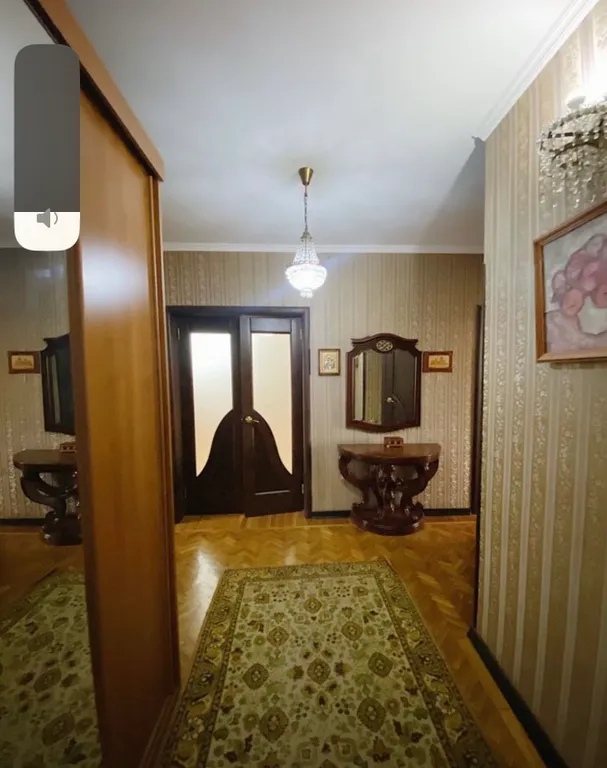 Четырехкомнатная квартира в центре г Сухум в 3х минутах от моря