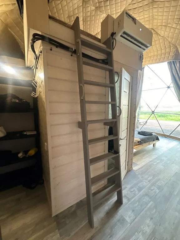 Купол 1 с видом на Ладожское озеро