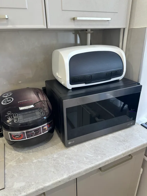 2 комнатная белая на Янышева