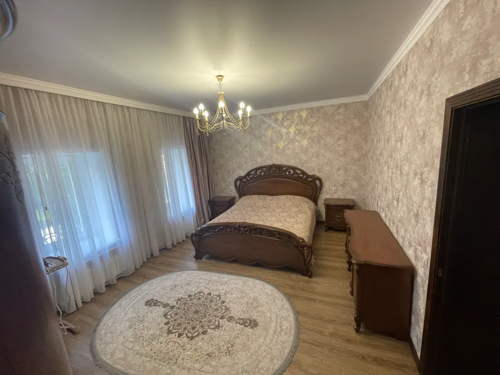 Новый уютный чистый дом в центре города