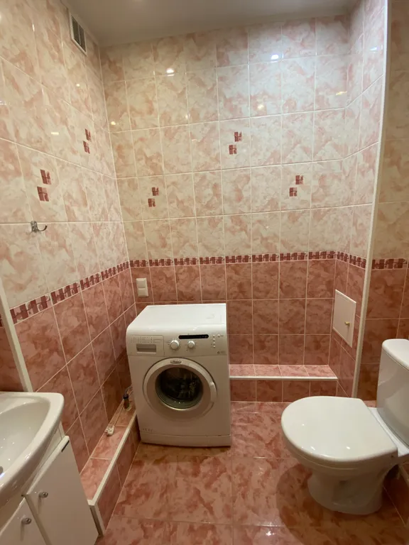 Просторная 3-комнатная квартира в центре. Новый ЖК. Установлен БОЙЛЕР.