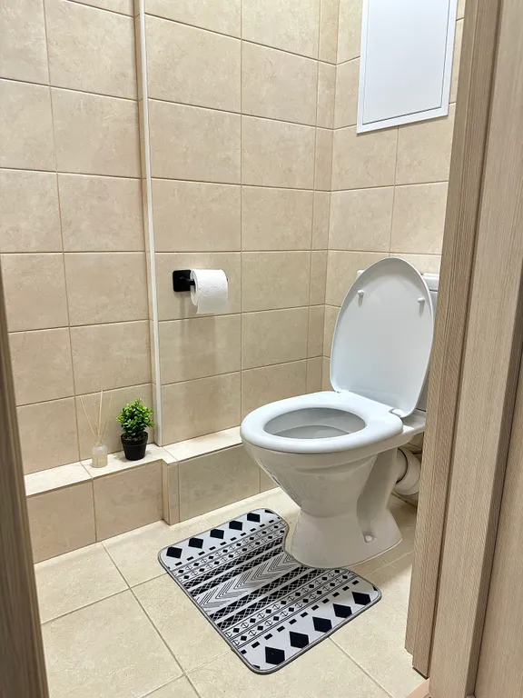 Новый дизайнерский апартамент с бесплатной парковкой для гостей