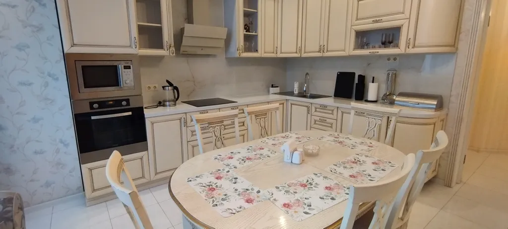 Премиальная трёхкомнатная квартира у площади Куйбышева