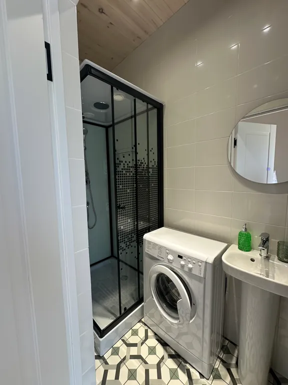 Студия в двухэтажном коттедже