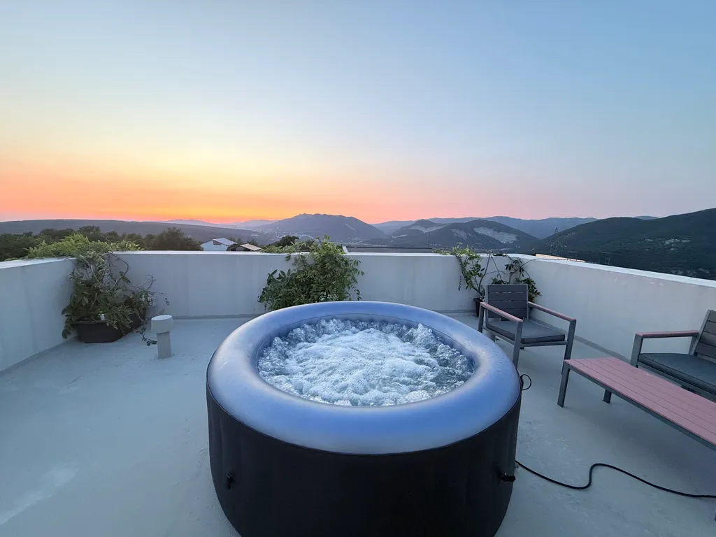 Дом для отдыха с бассейном и банным комплексом