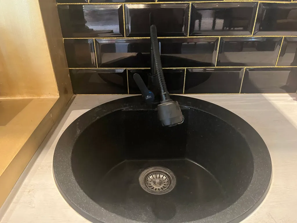 Уютный дом с бассейном, сауной и камином