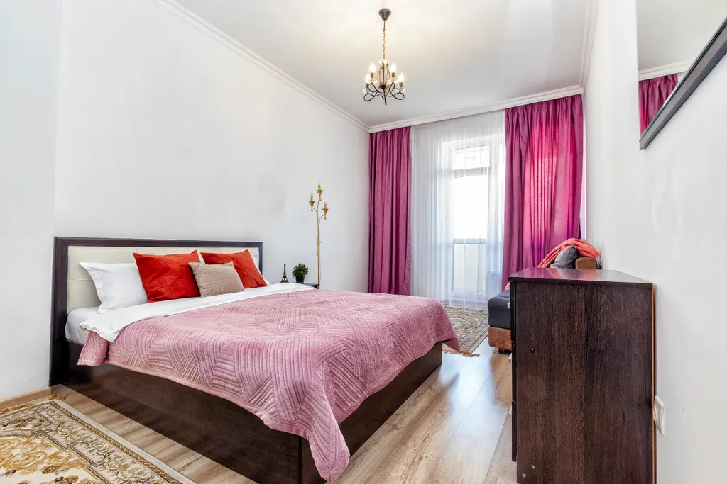 Уютная трёхкомнатная квартира с тремя двухспальними кроватями — аренда посуточно в Астана (Нур-Султан)