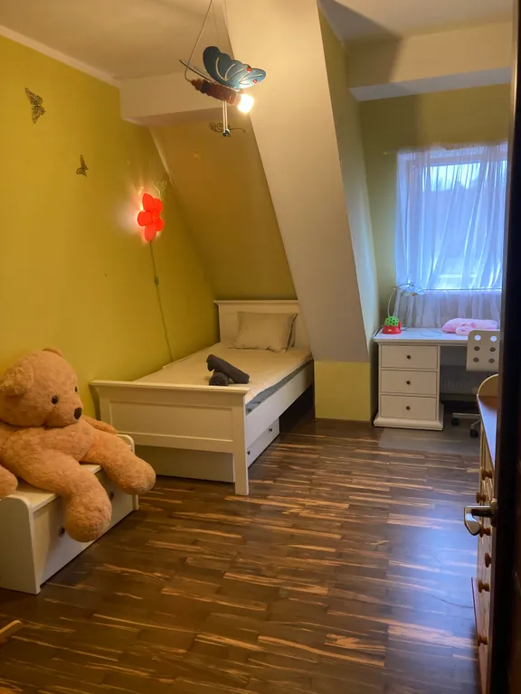 Квартира Апартаменты с тремя спальнями на улице Осенней в Центральном районе — Калининград