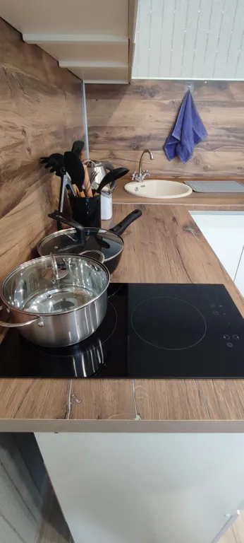 Новая студия с просторной парковкой