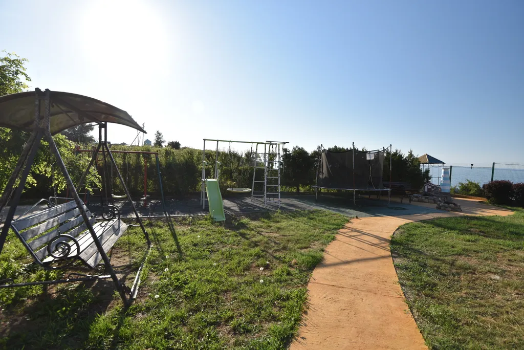 Двухуровневый номер с кухней и видом на море