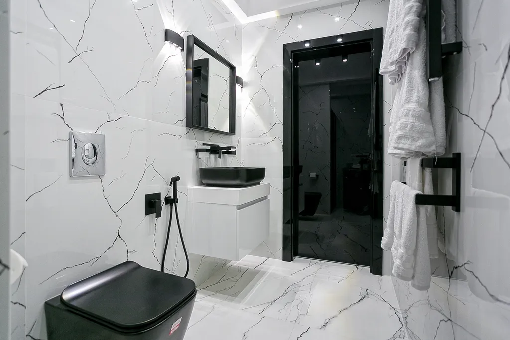 Стильная квартира "Черное&Белое" с видом на море