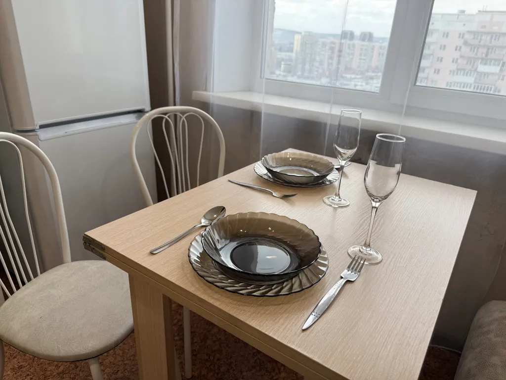 "В Гости!" на Запорожской 53 (1к квартира рядом с БЦ "Сити")