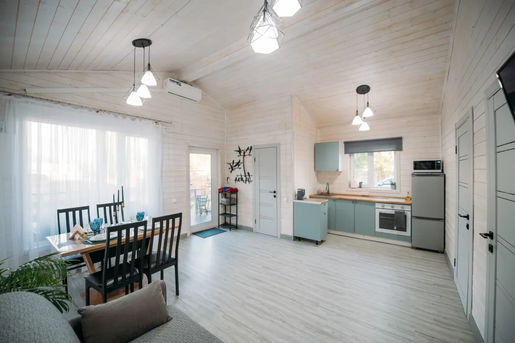 Уютный домик с видом на лес