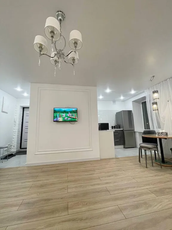 Центр, квартира на Суханова, 2 комнатная, 2 этаж