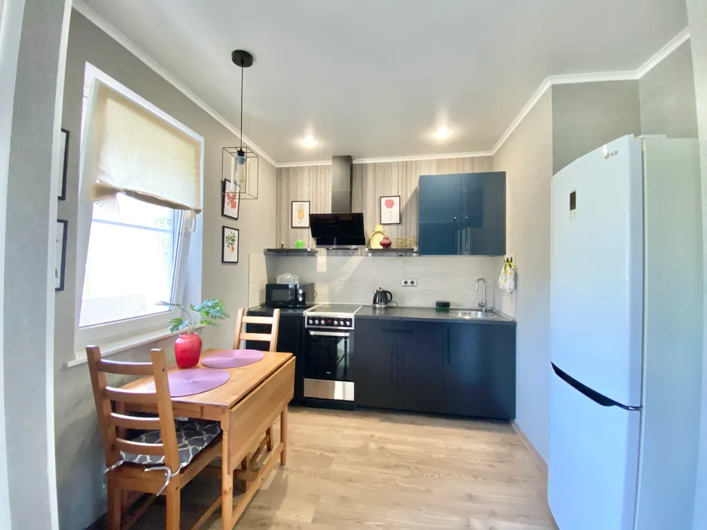 Квартира Квартира Уютная студия с панорамными окнами, балконом, видом на горы — Мацеста