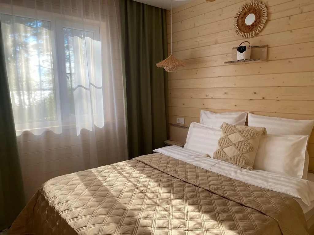 Двухэтажный дом с двумя отдельными спальнями на Горьковском море