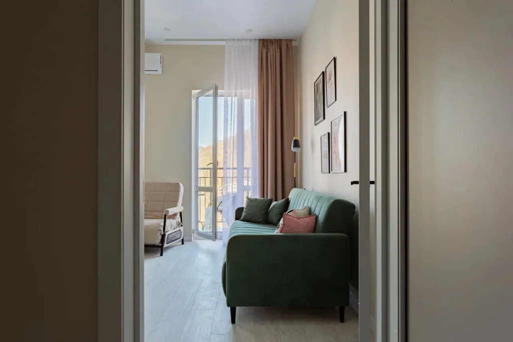 Стильная пятиместная студия в ЖК Летний