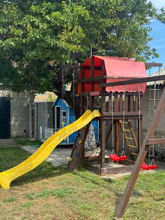 Уютный семейный домик на берегу моря