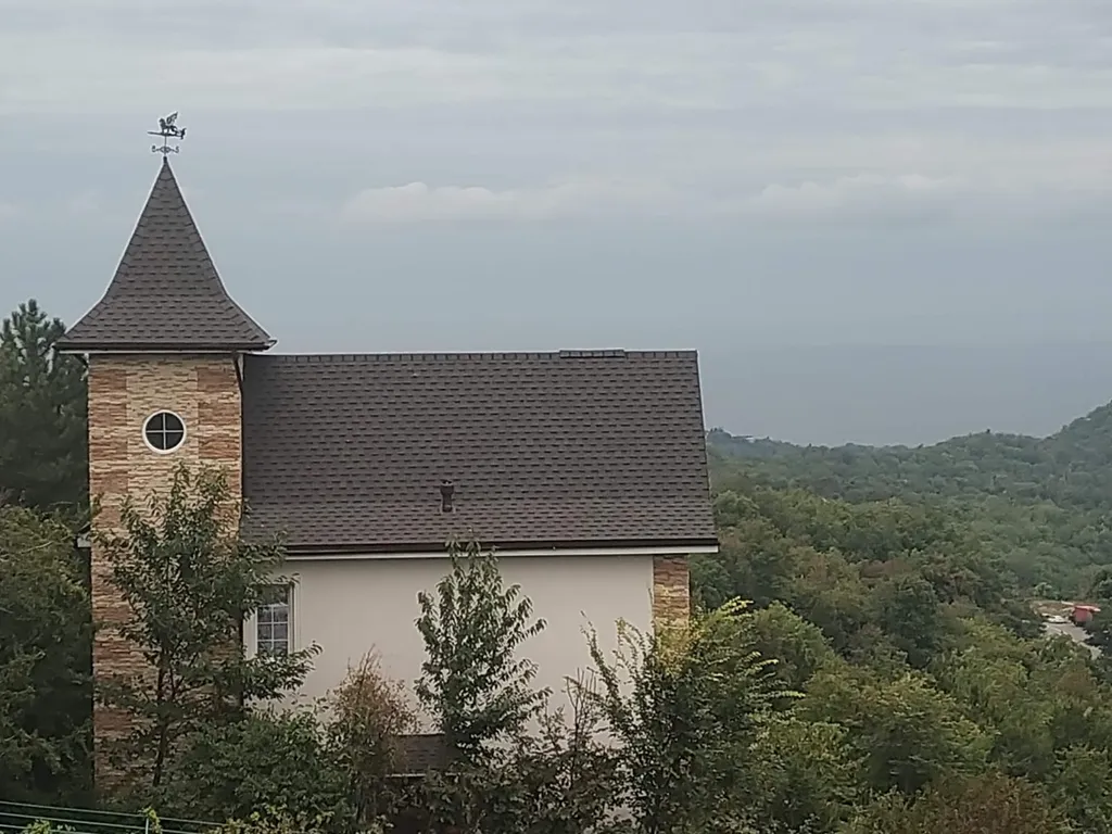 Вилла в горах с великолепным видом на долину и море