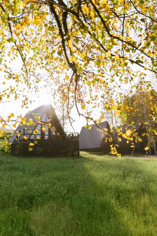 Дом A-frame с видом на реку