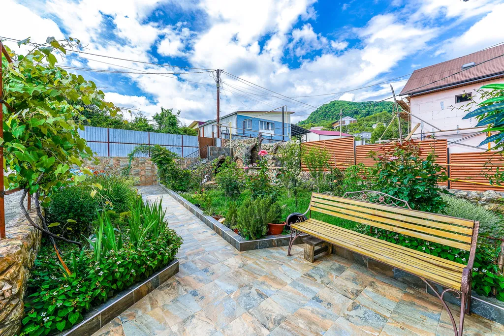 Дом с бассейном