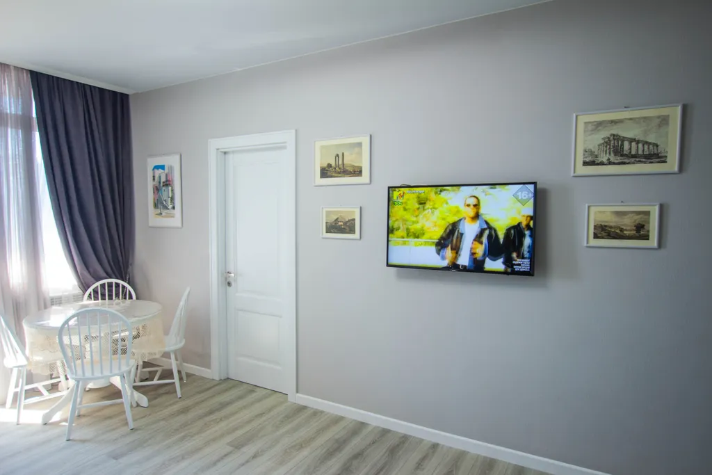 Светлая и уютная квартира с 3 комнатами, 7 минут от моря