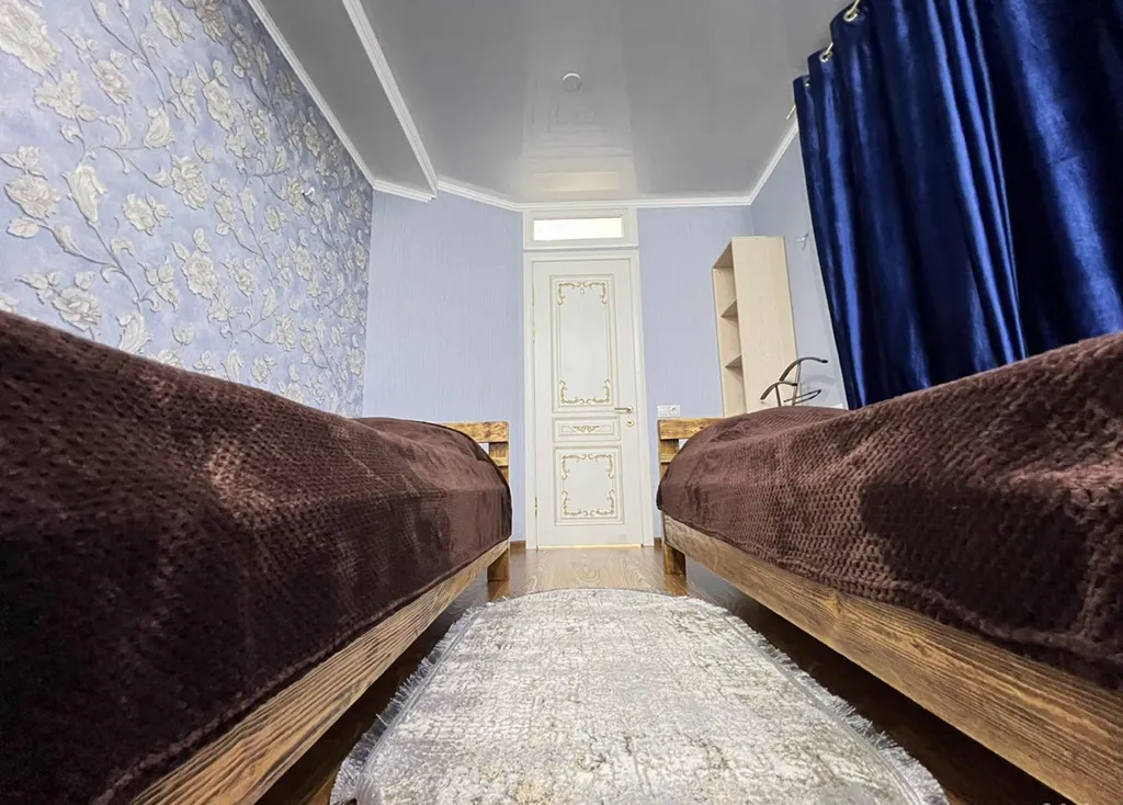 Дом на цветнике