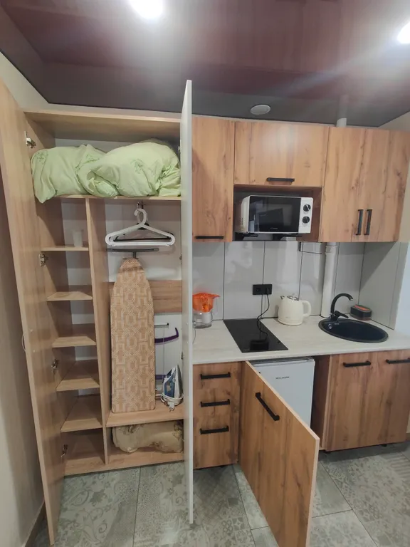 Квартира Отличная Студия напротив СибАДИ в центре Нефтяников — Омск