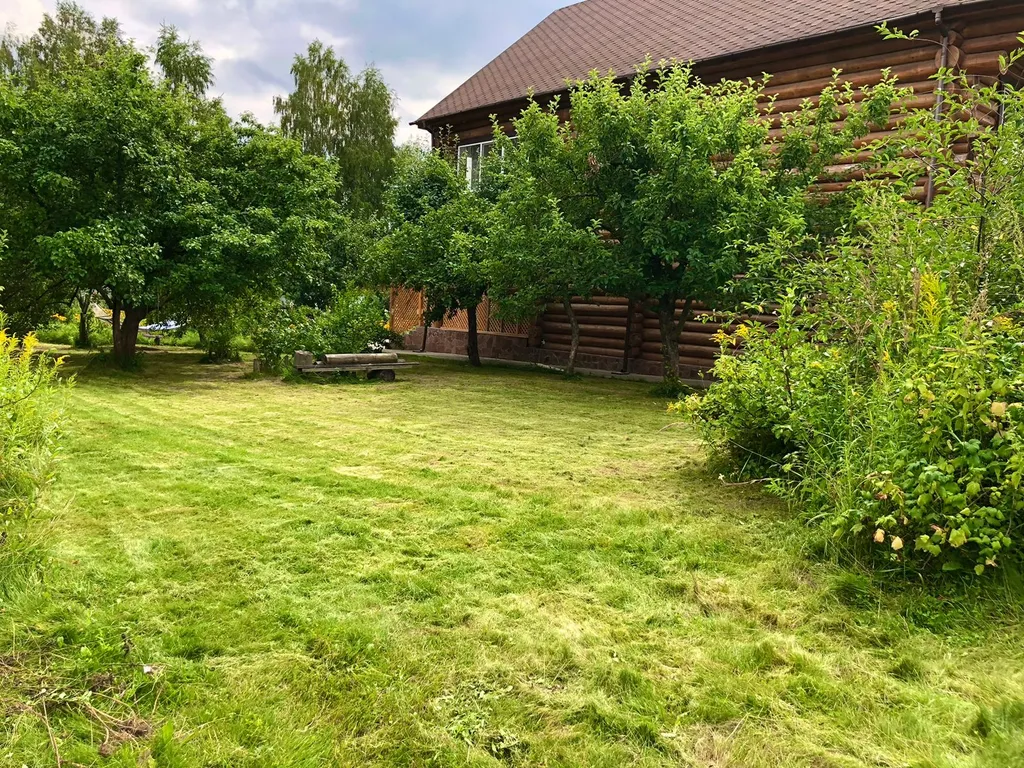 Большой дом с русской баней на дровах и чаном в Зелёном городе