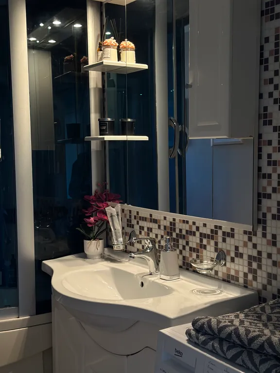 Двухкомнатная квартира над кофейней в центре Валдая