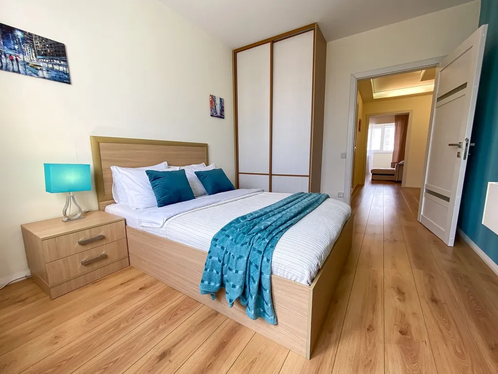 Просторная двушка с тёплой лоджией рядом с Александровским парком