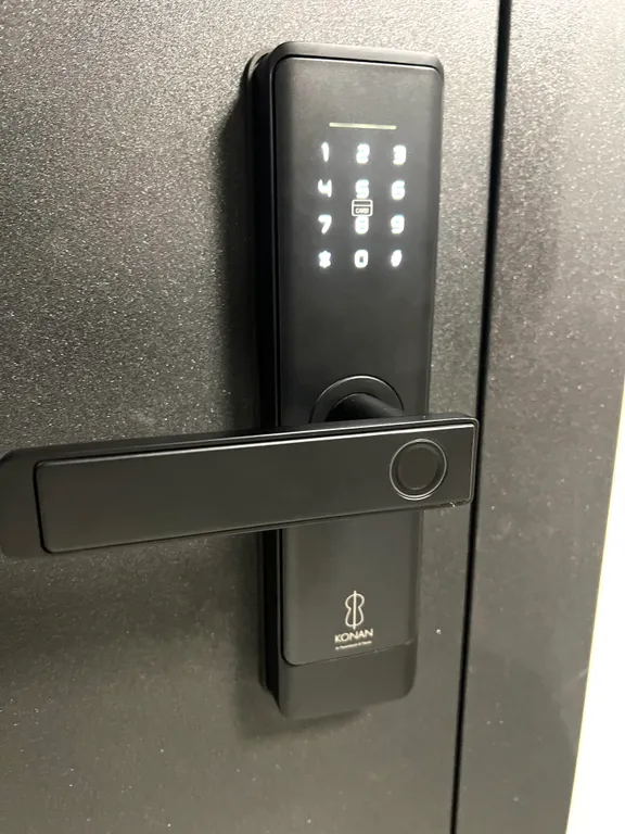 Панорамные апартаменты c невеpoятным видoм нa вoду и город